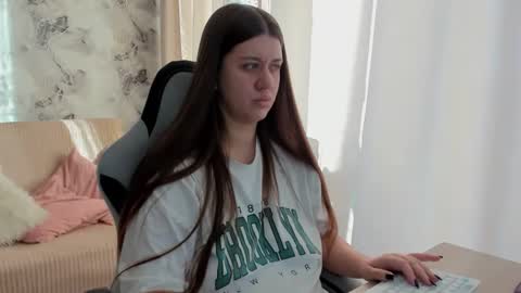 Snapshot of aletta_oushen chatting on 10/12/25, 10:14 Aletta Oushen online show from 10/12/25, 10:14