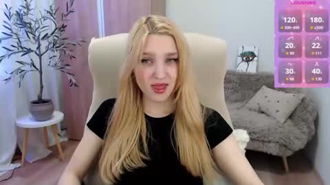Snapshot of aletta_pearl chatting on 06/11/26, 08:01 aletta_pearl online show from 06/11/26, 08:01