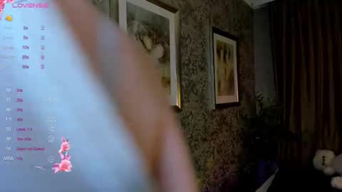 Lola online show from 10/15/25, 03:12