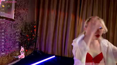 Snapshot of alettaeve chatting on 11/23/25, 03:01 Lola online show from 11/23/25, 03:01