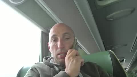 Snapshot of alex120475 chatting on 04/12/26, 12:21 alex120475 online show from 04/12/26, 12:21