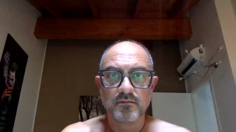 Snapshot of alex1977milano chatting on 07/22/26, 01:25 the Gold Couple online show from 07/22/26, 01:25