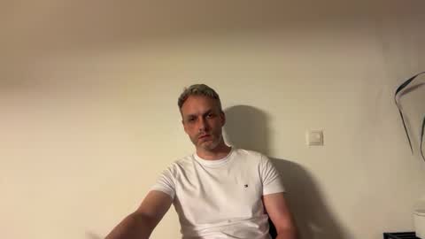 Snapshot of alex7542 chatting on 09/20/25, 12:44 Alex online show from 09/20/25, 12:44