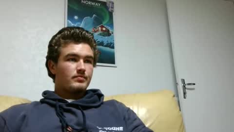 Snapshot of alex83530 chatting on 12/31/24, 04:57 Alex83530 online show from 12/31/24, 04:57