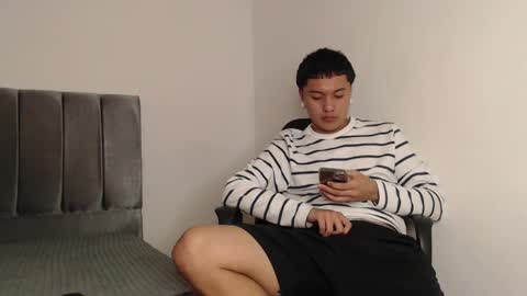 Snapshot of alex__lover chatting on 02/11/25, 05:05 Owen online show from 02/11/25, 05:05