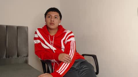 Snapshot of alex__lover chatting on 02/27/25, 04:41 Owen online show from 02/27/25, 04:41