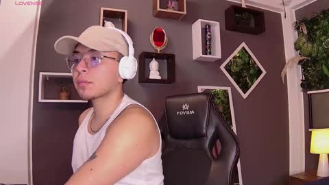 Snapshot of alex__montesco chatting on 03/10/25, 01:10 Alex online show from 03/10/25, 01:10