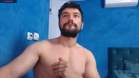 Snapshot of alex_blu chatting on 10/05/25, 02:15 Alex online show from 10/05/25, 02:15