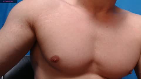 Snapshot of alex_blu chatting on 10/18/25, 10:05 Alex online show from 10/18/25, 10:05