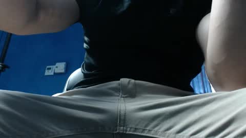 Snapshot of alex_blu chatting on 12/18/25, 11:05 Alex online show from 12/18/25, 11:05