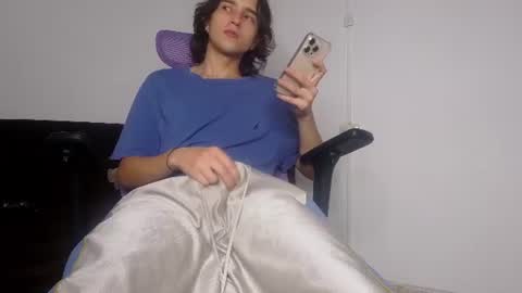 Snapshot of alex_connorr chatting on 07/15/26, 01:44 alex_connorr online show from 07/15/26, 01:44