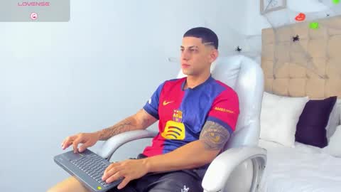 alex online show from 10/04/25, 11:52