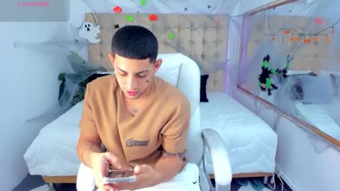 alex online show from 10/10/25, 12:04