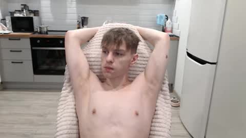 Snapshot of alex_gotcha chatting on 11/22/25, 09:03 Alex online show from 11/22/25, 09:03