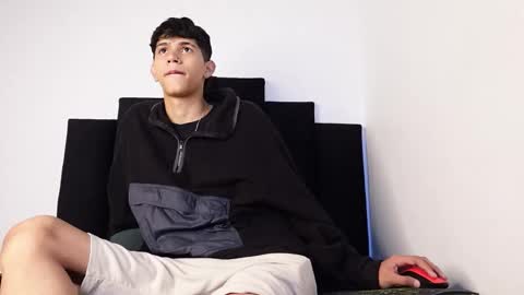 alex_mark_ online show from 10/10/25, 01:54