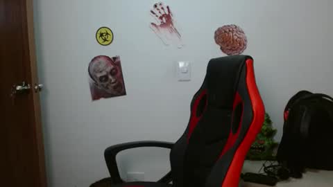 Snapshot of alex_parker07 chatting on 11/03/25, 11:04 Alex Parker online show from 11/03/25, 11:04