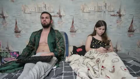 Snapshot of alex_sarah_sex chatting on 10/26/25, 12:27 Alex and Sarah online show from 10/26/25, 12:27