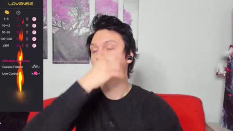 Alex WandHot online show from 12/14/25, 04:18