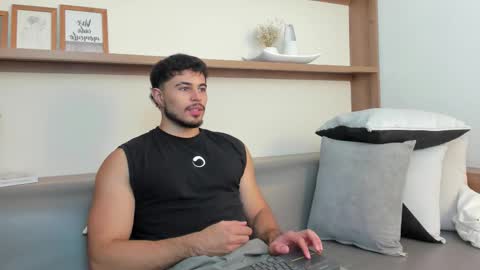 alex_wolf05 online show from 02/11/26, 04:12