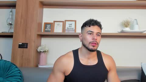 alex_wolf05 online show from 02/18/26, 05:09