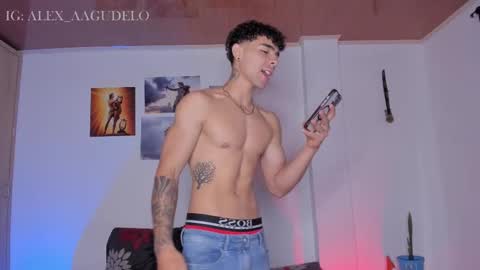 Snapshot of alex_zt chatting on 09/15/25, 07:25 x online show from 09/15/25, 07:25