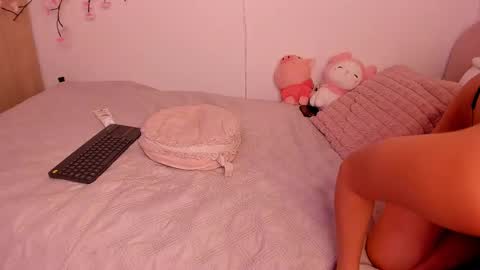 Snapshot of alexa_6908 chatting on 10/25/25, 10:15 alexa online show from 10/25/25, 10:15