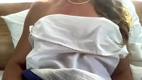 Snapshot of alexa__talkdirtytome chatting on 06/06/26, 01:21 Alexa online show from 06/06/26, 01:21