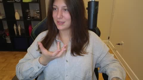 Snapshot of alexa_dream chatting on 10/13/25, 11:16 dont be afraid to click social media link its  working  just click on that  online show from 10/13/25, 11:16