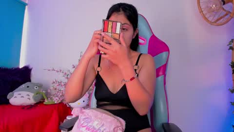 Snapshot of alexa_grey_1 chatting on 01/22/25, 01:53 alexa online show from 01/22/25, 01:53