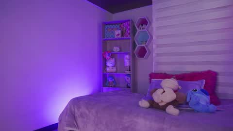 Snapshot of alexa_grey_1 chatting on 03/12/25, 12:36 alexa online show from 03/12/25, 12:36