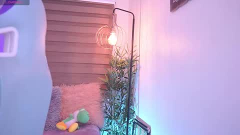 Snapshot of alexa_grey_1 chatting on 09/10/25, 12:38 alexa online show from 09/10/25, 12:38