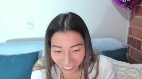 alexa latina online show from 02/16/25, 01:16
