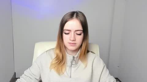 Snapshot of alexa_missu chatting on 11/19/25, 06:46 Alexa online show from 11/19/25, 06:46