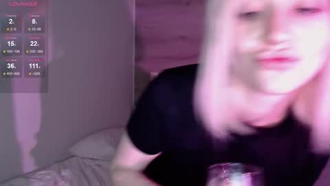 Snapshot of alexa_novak chatting on 11/18/25, 07:40 Alexa online show from 11/18/25, 07:40