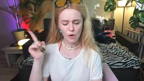 alexa_pirs online show from 05/25/26, 02:56