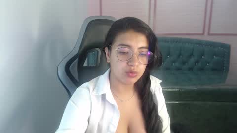 Alexandra online show from 09/16/25, 11:44
