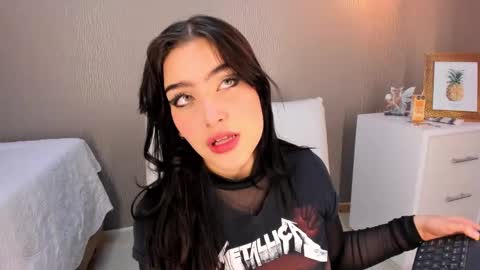 Alexa Thaylor online show from 12/25/24, 09:00