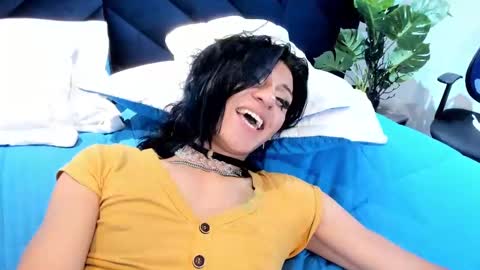 Snapshot of alexa_vandercloude chatting on 02/06/25, 12:22 alexa_vandercloude online show from 02/06/25, 12:22