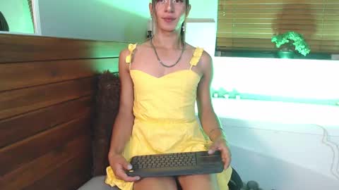 alexa_vandercloude online show from 09/19/25, 11:27