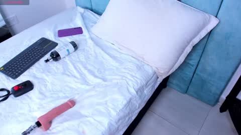 alexaa_small online show from 12/28/24, 03:04
