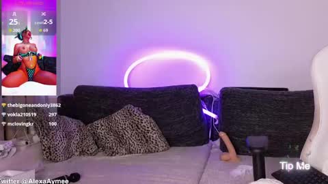 Snapshot of alexaaimee chatting on 04/28/26, 02:27 Alexa online show from 04/28/26, 02:27