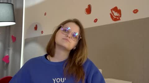 AlexaAvery online show from 05/19/26, 06:09