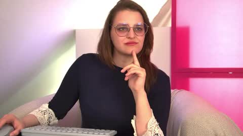 AlexaAvery online show from 05/20/26, 07:36