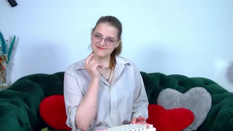 AlexaAvery online show from 05/23/26, 06:51