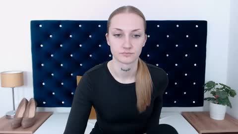 Alexa with big heart 3 online show from 12/04/24, 02:48