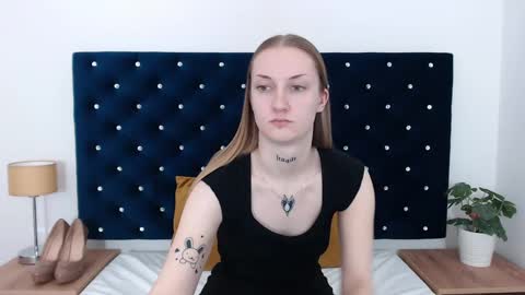 Alexa with big heart 3 online show from 12/30/24, 03:24