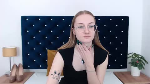Alexa with big heart 3 online show from 01/16/25, 03:13