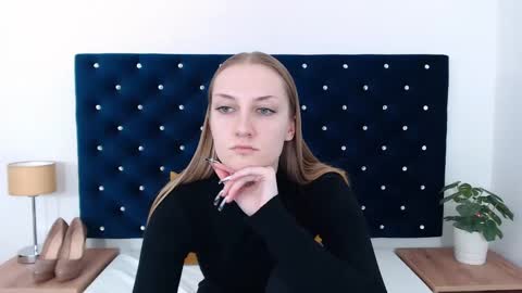 Alexa with big heart 3 online show from 01/29/25, 05:35