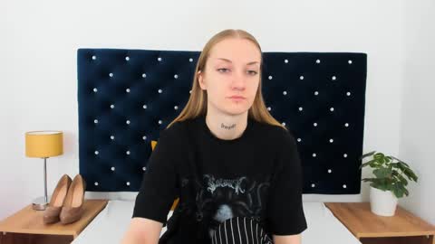 Alexa with big heart 3 online show from 02/11/25, 11:54
