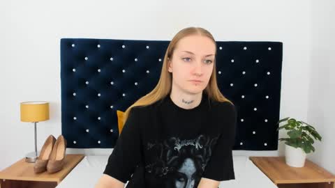 Alexa with big heart 3 online show from 02/11/25, 02:57